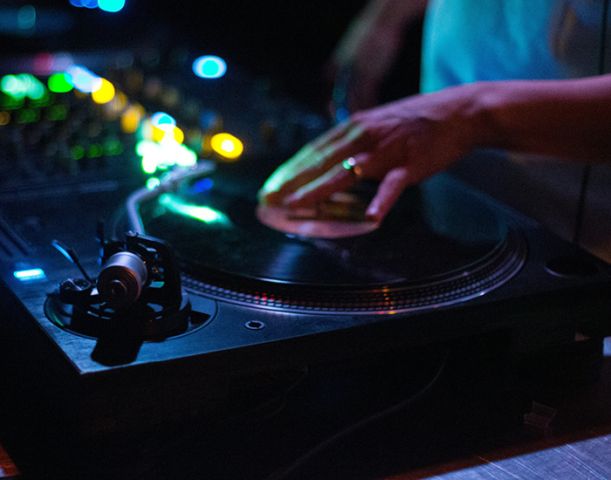 DJ Lessons with Scratch Academy